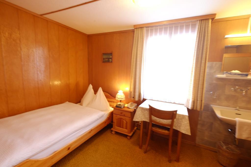 Hotel Tannenhof ツェルマット 部屋 写真